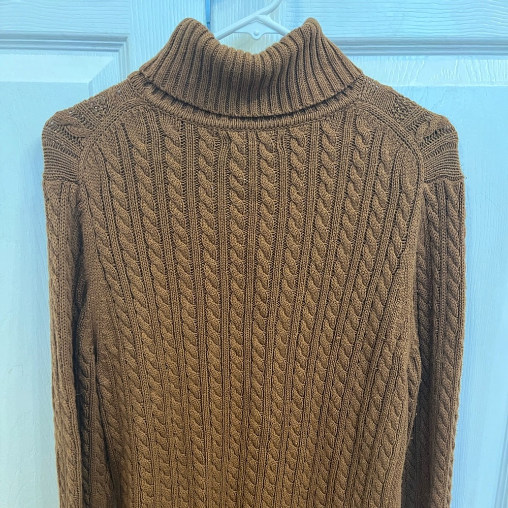 Amazon Essentials Brown turtleneck, like new, never worn, cuffe…